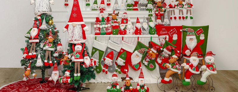 Where Do Retailers Buy Wholesale Christmas Decorations?